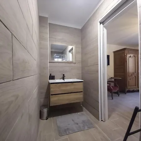 Aux Buzons, Jolie Champenoise