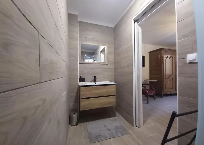 Aux Buzons, Jolie Champenoise